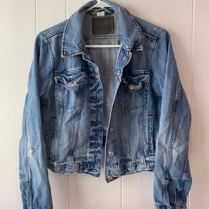 Womens Levi’s jean jacket cropped large